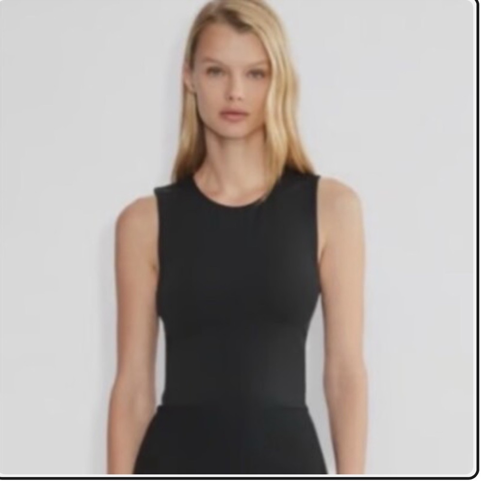 Aritzia Babaton Contour Cropped Muscle Tank Top High Neck Black Size Small
